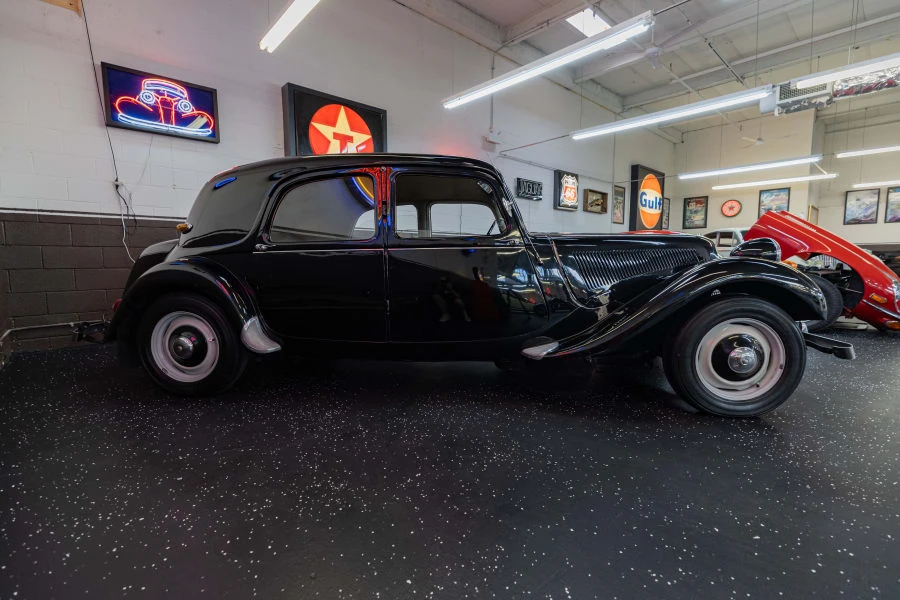 1953 Citroen Traction Avant - Image 9 of 31