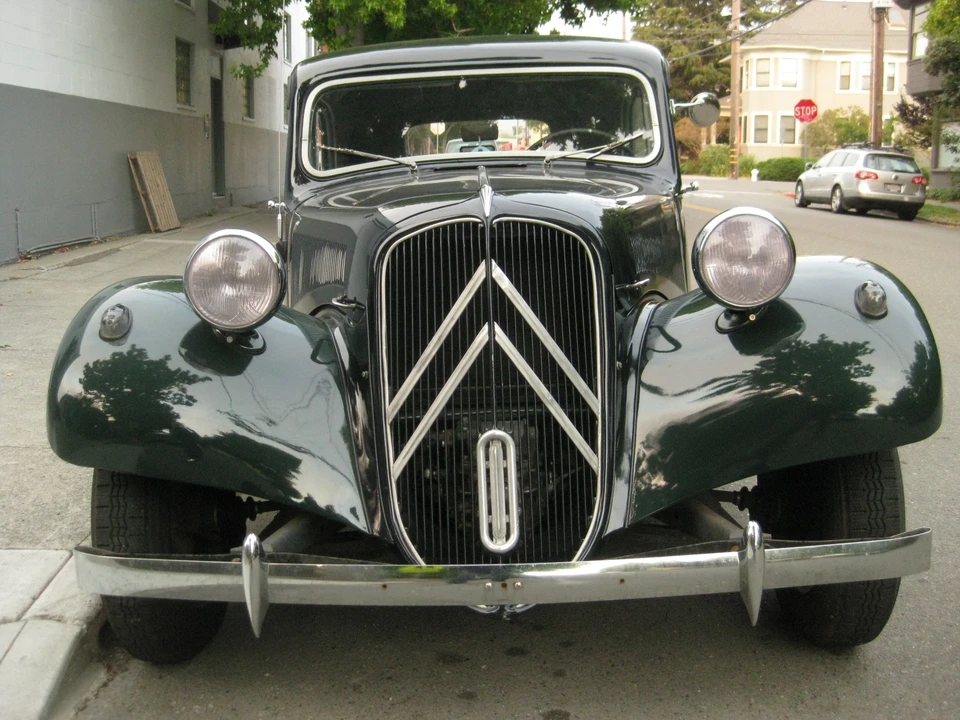 1953 Citroen Traction Avant - Image 4 of 31