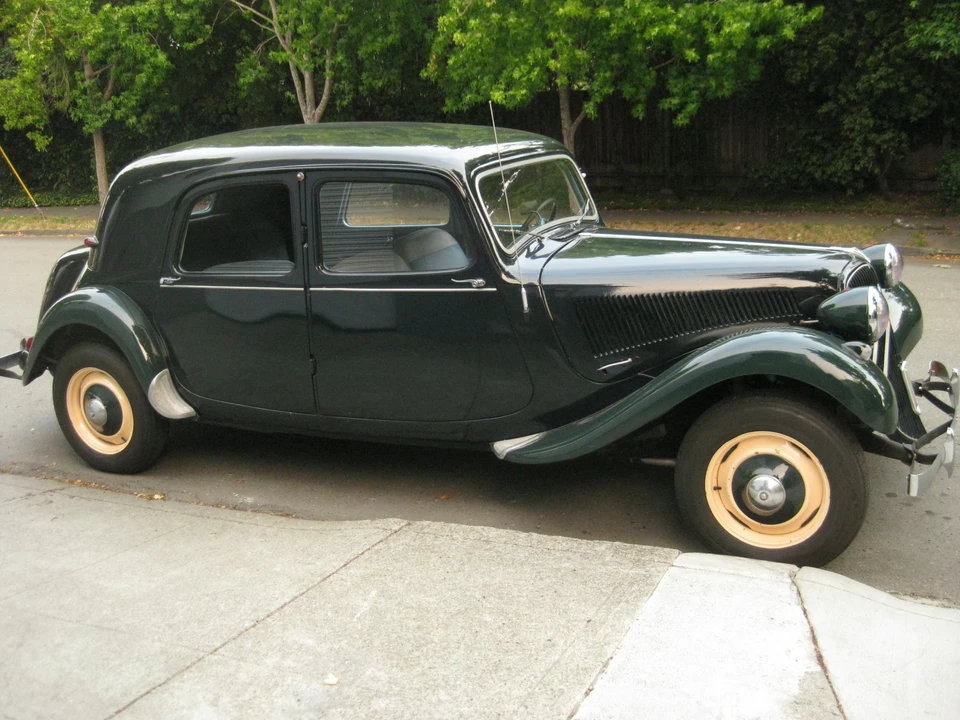 1953 Citroen Traction Avant - Image 2 of 31