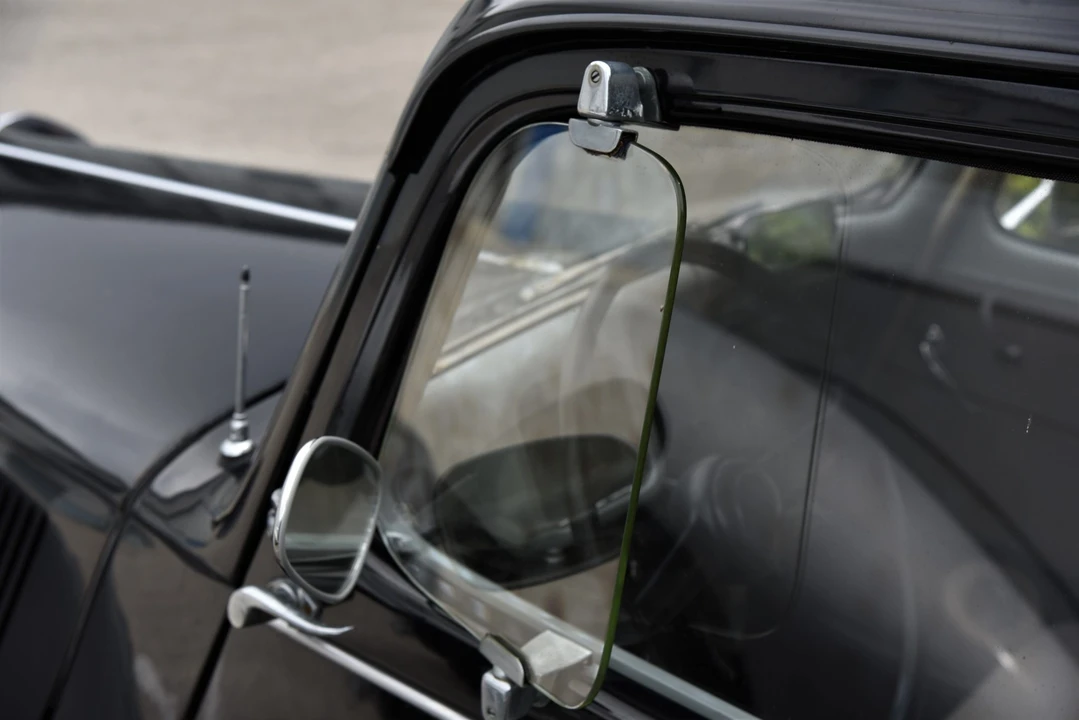 1953 Citroen Traction Avant - Image 9 of 31