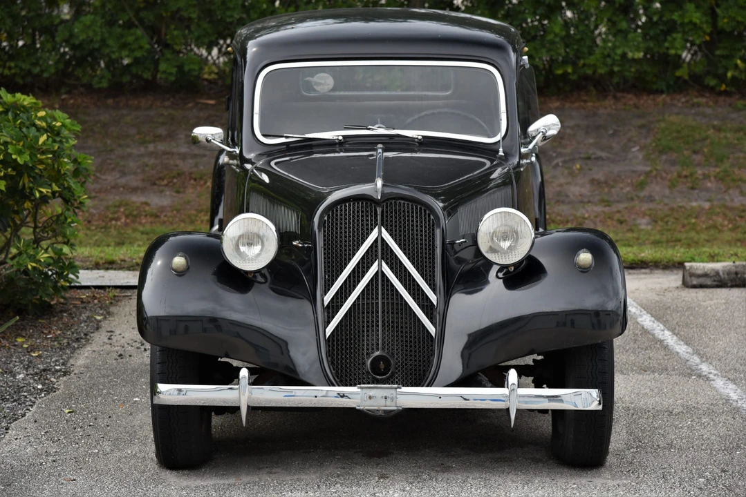 1953 Citroen Traction Avant - Image 6 of 31