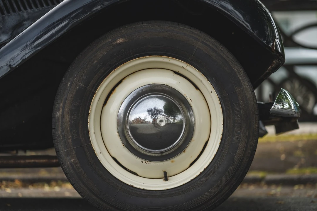 1953 Citroen Traction Avant - Image 8 of 30