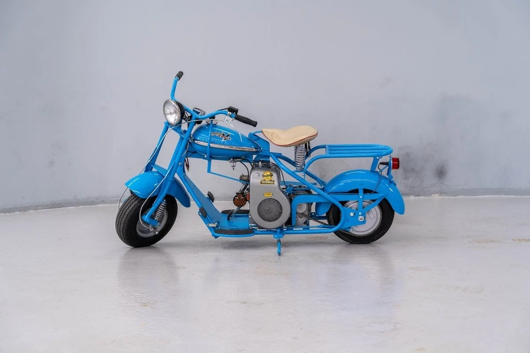 1953 Cushman Eagle - Image 3 of 12