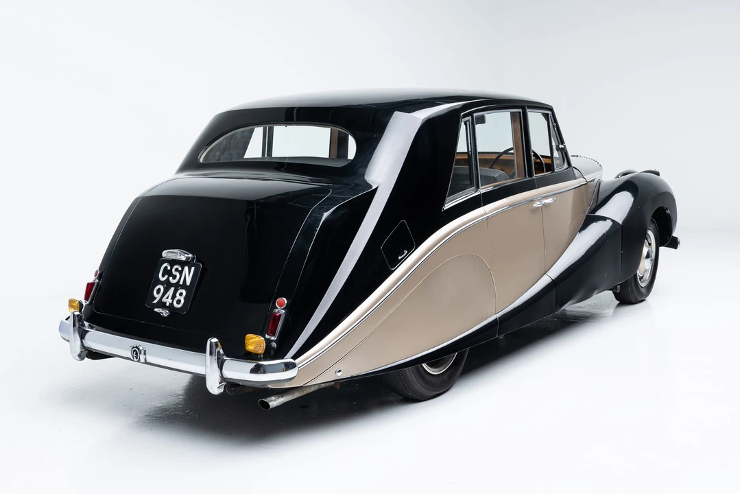 1953 Daimler - Image 17 of 31