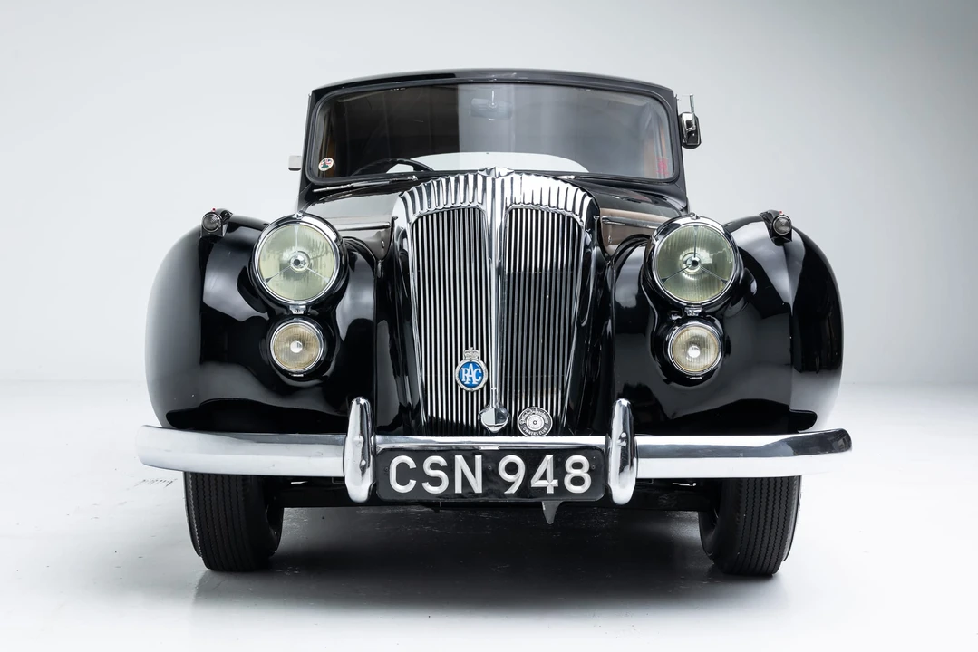 1953 Daimler - Image 4 of 31