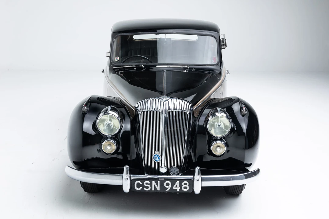 1953 Daimler - Image 5 of 31