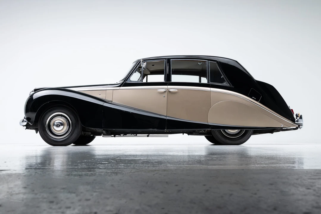 1953 Daimler - Image 8 of 31