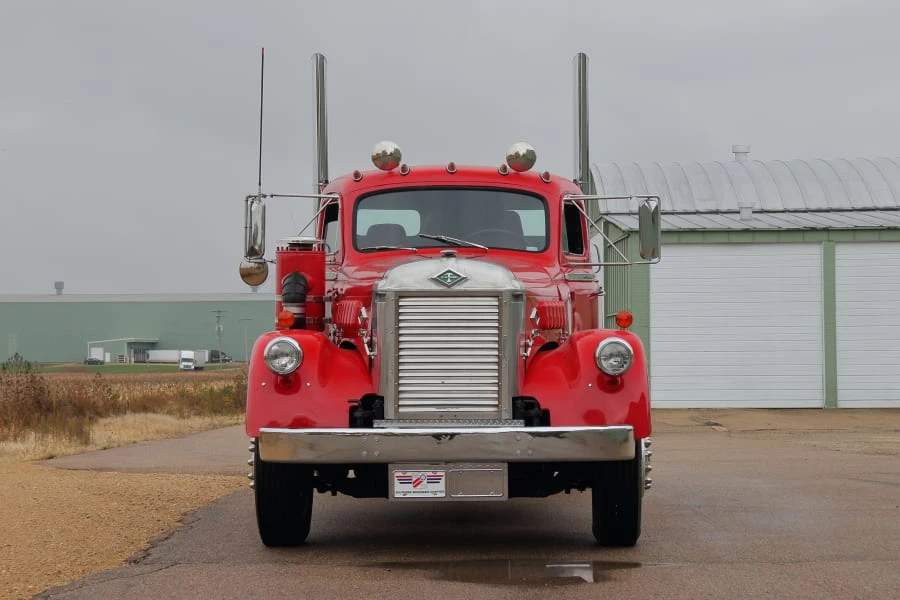 1953 Diamond T - Image 4 of 31