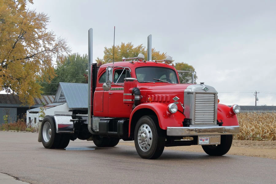 1953 Diamond T - Image 18 of 31
