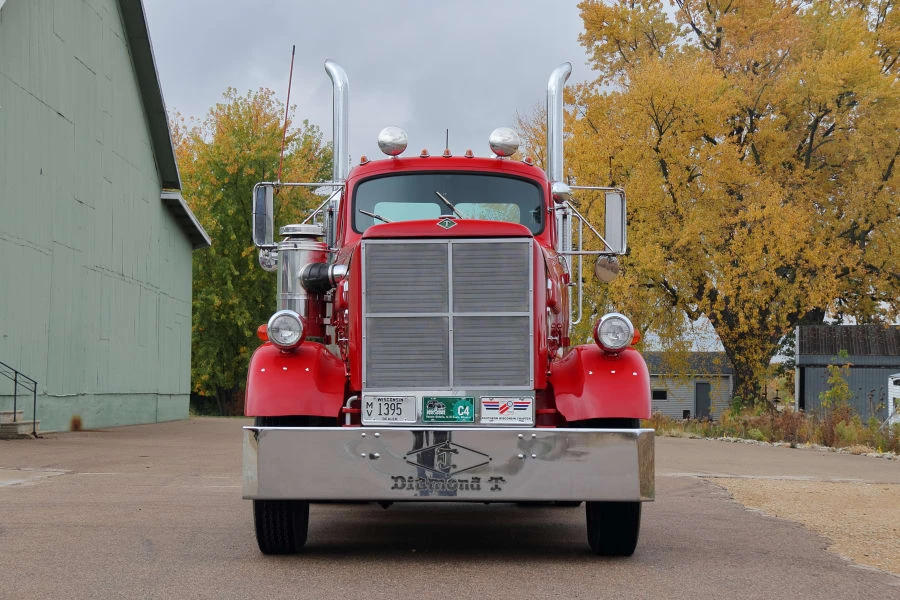 1953 Diamond T - Image 4 of 31