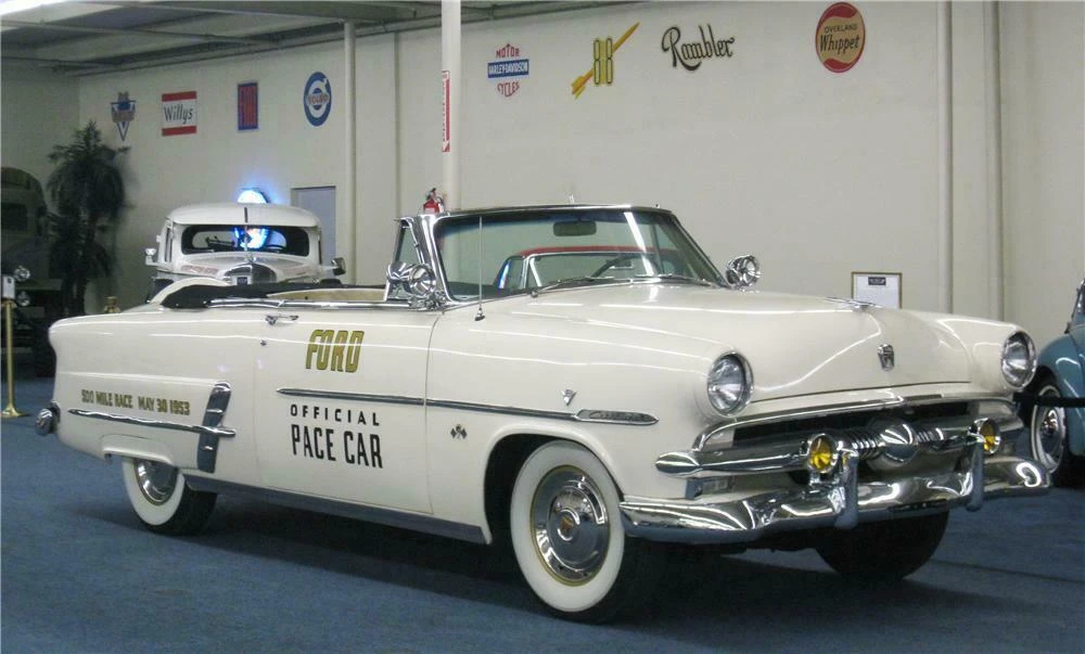 1953 Ford Crestline - Image 2 of 5