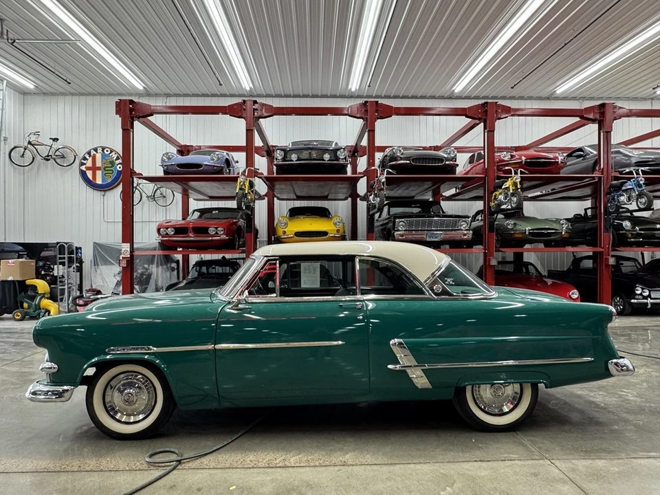 1953 Ford Crestline - Image 2 of 10