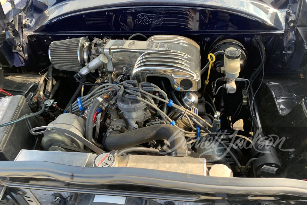 1953 Ford Crestline - Image 2 of 17