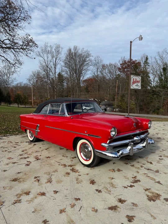 1953 Ford Crestline - Image 2 of 31
