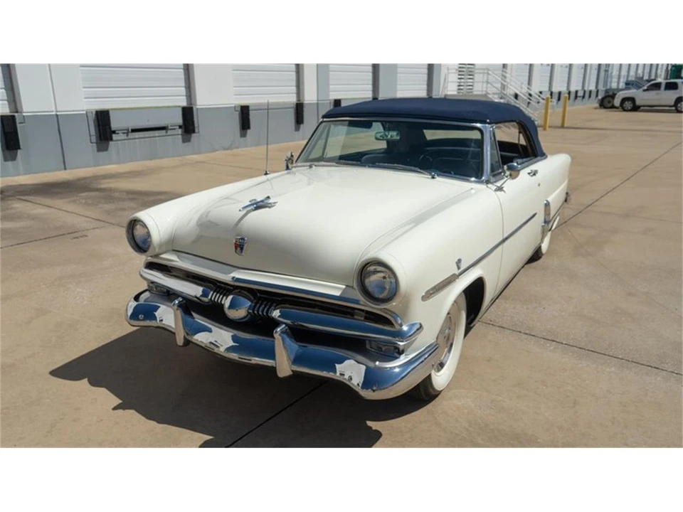 1953 Ford Crestline - Image 2 of 31