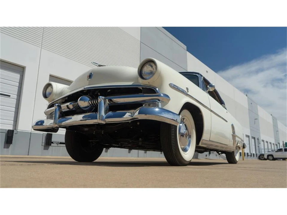 1953 Ford Crestline - Image 4 of 31