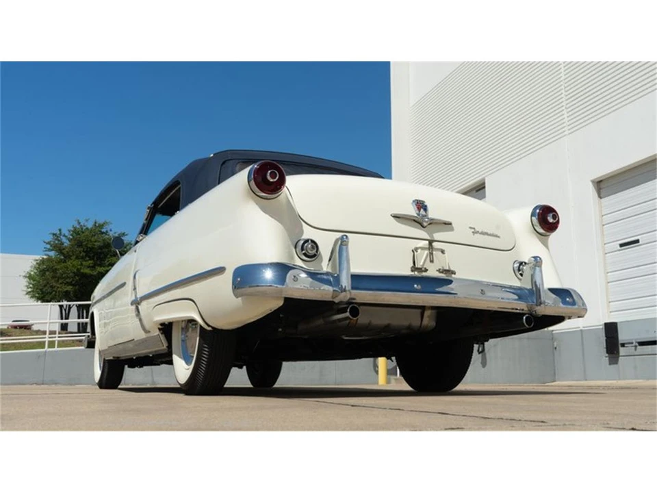 1953 Ford Crestline - Image 10 of 31
