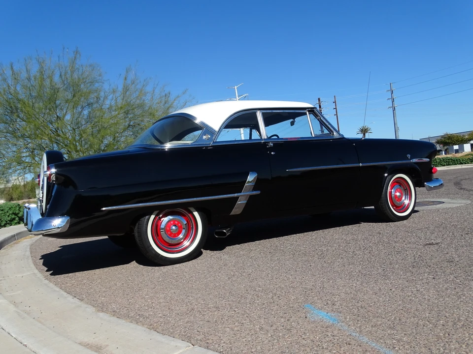 1953 Ford Crestline - Image 10 of 31