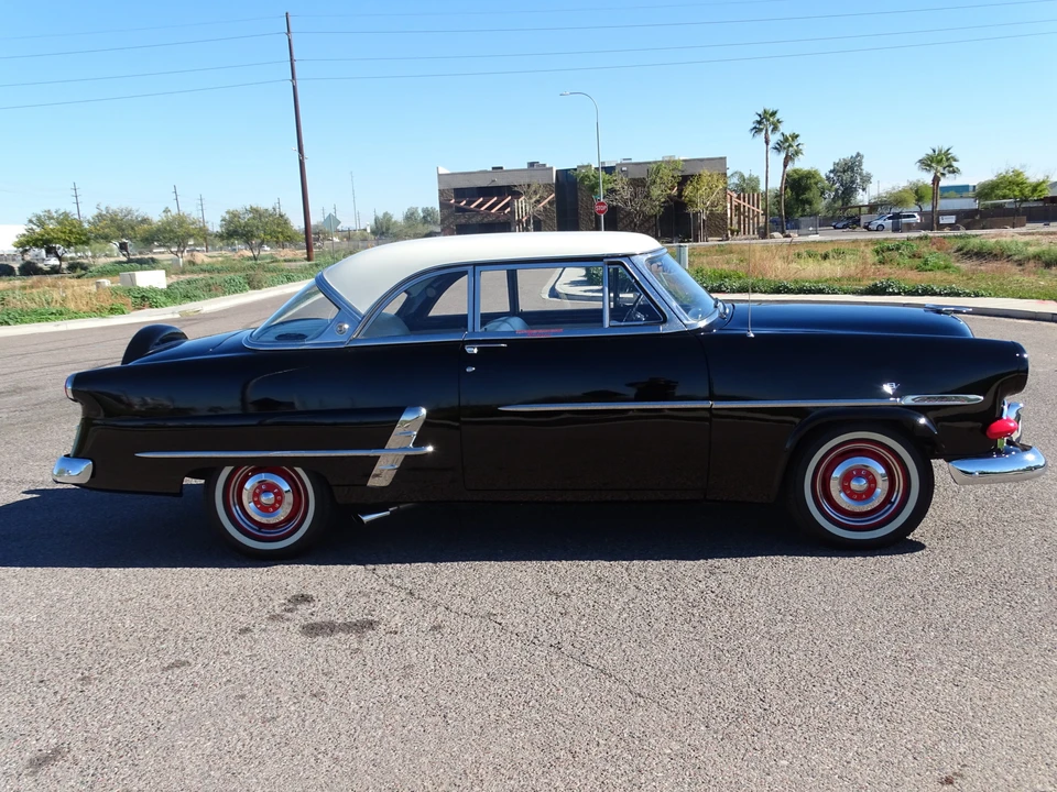 1953 Ford Crestline - Image 8 of 31