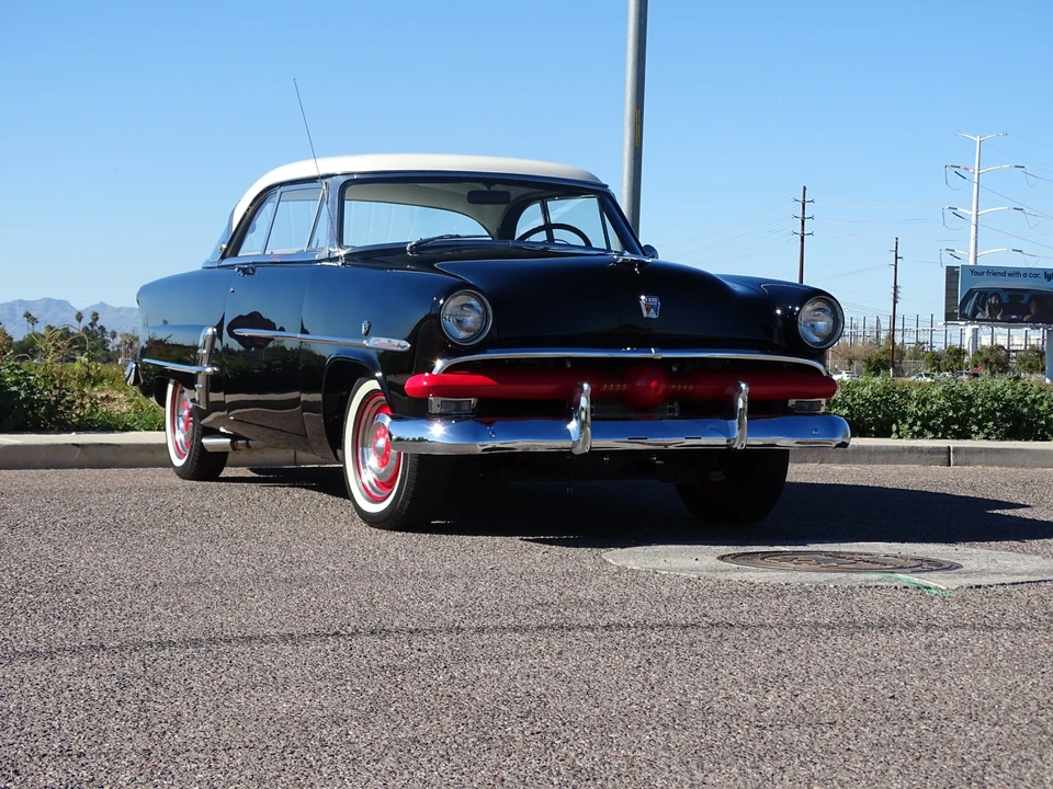 1953 Ford Crestline - Image 2 of 31
