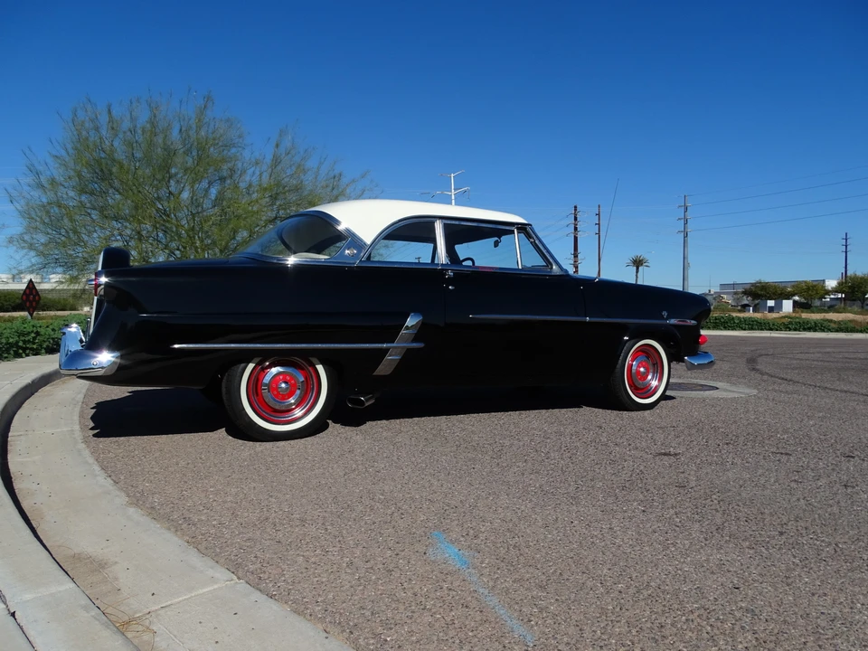 1953 Ford Crestline - Image 11 of 31