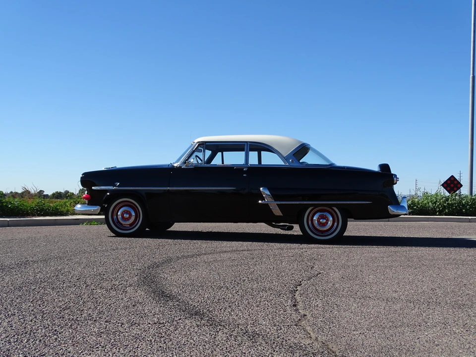 1953 Ford Crestline - Image 15 of 31