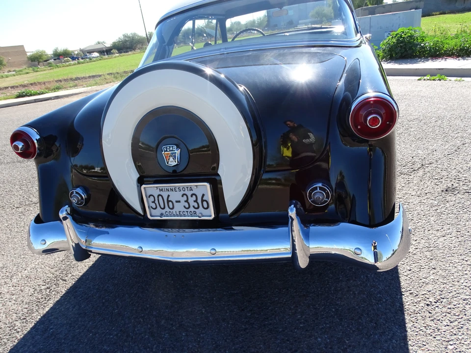 1953 Ford Crestline - Image 12 of 31