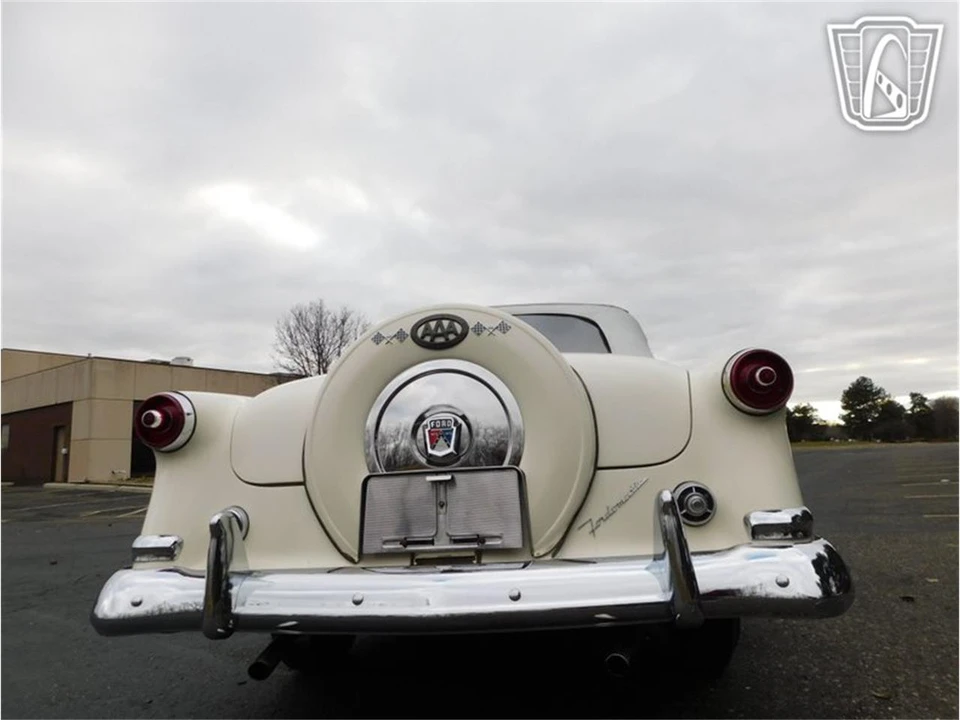 1953 Ford Crestline - Image 16 of 31