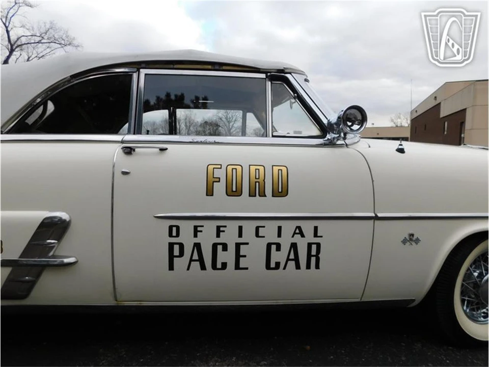 1953 Ford Crestline - Image 26 of 31