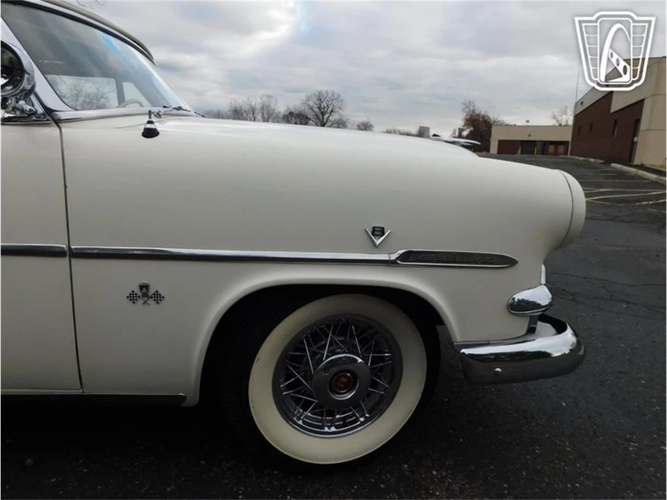 1953 Ford Crestline - Image 27 of 31