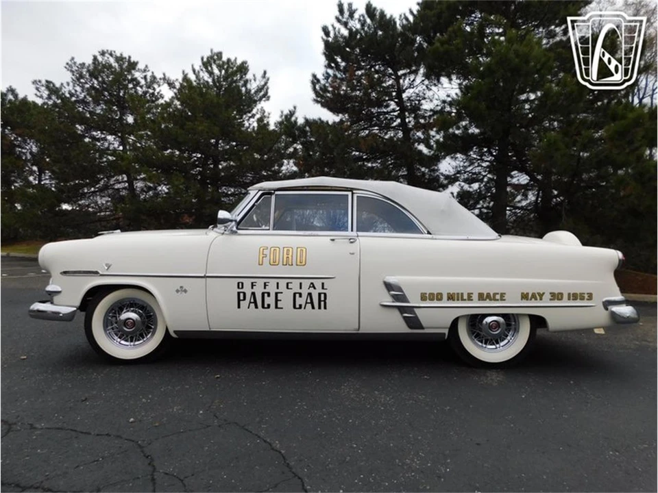 1953 Ford Crestline - Image 7 of 31
