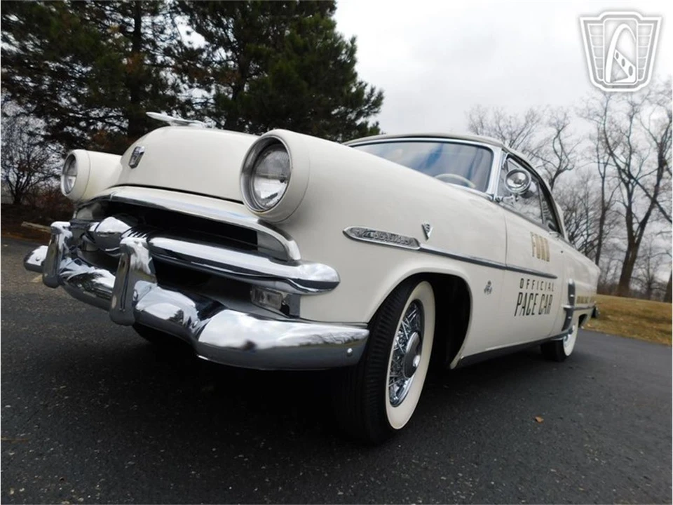 1953 Ford Crestline - Image 4 of 31