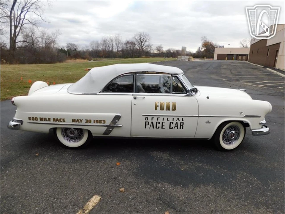 1953 Ford Crestline - Image 24 of 31