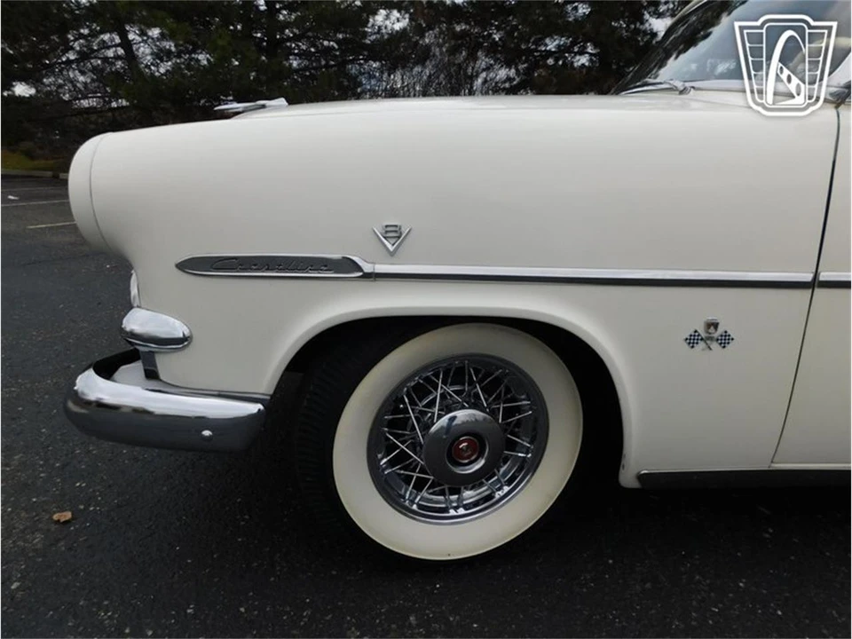 1953 Ford Crestline - Image 10 of 31