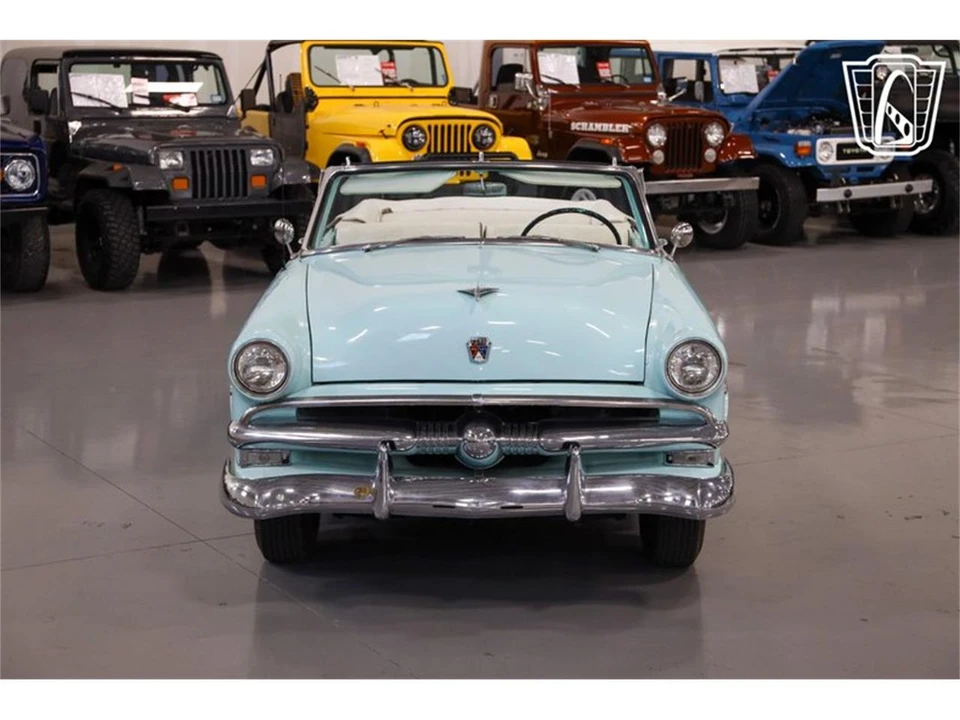1953 Ford Crestline - Image 3 of 31