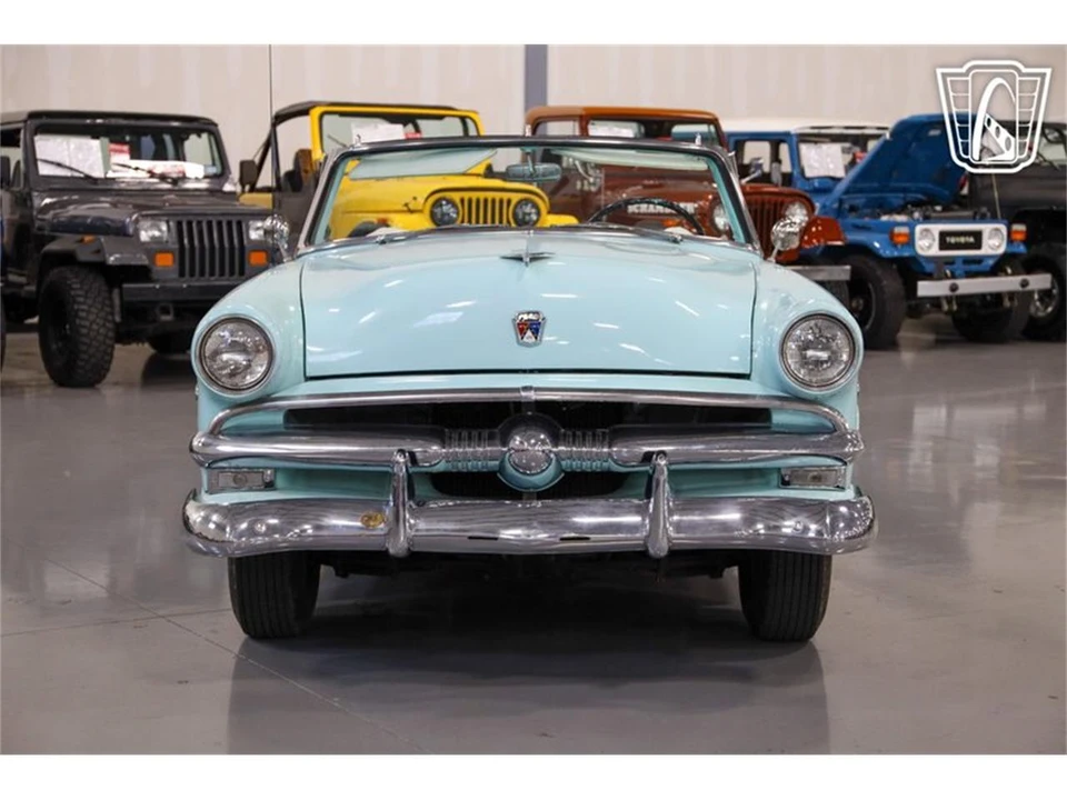 1953 Ford Crestline - Image 4 of 31