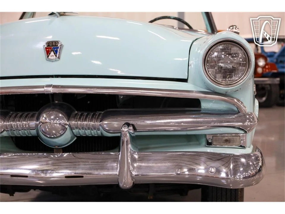 1953 Ford Crestline - Image 9 of 31