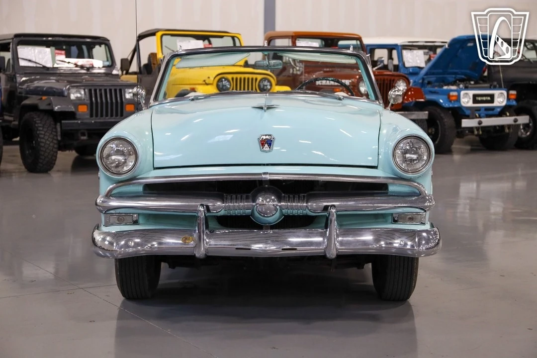 1953 Ford Crestline - Image 4 of 12