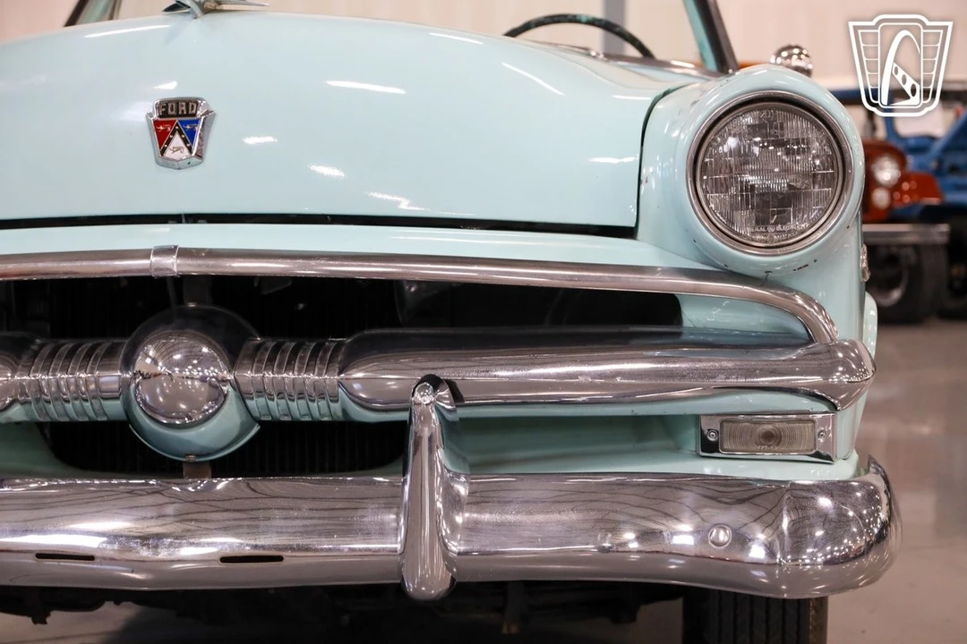 1953 Ford Crestline - Image 10 of 12