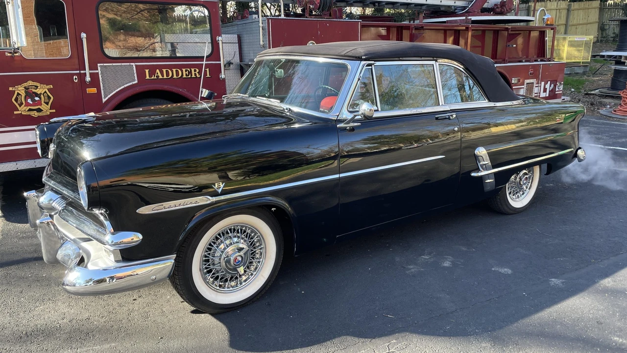 1953 Ford Crestline - Image 15 of 31