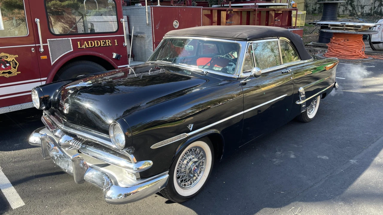 1953 Ford Crestline - Image 14 of 31