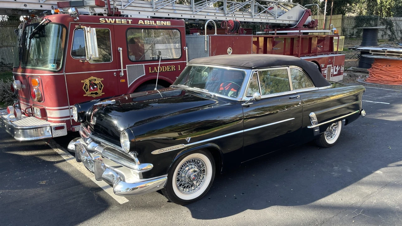 1953 Ford Crestline - Image 17 of 31