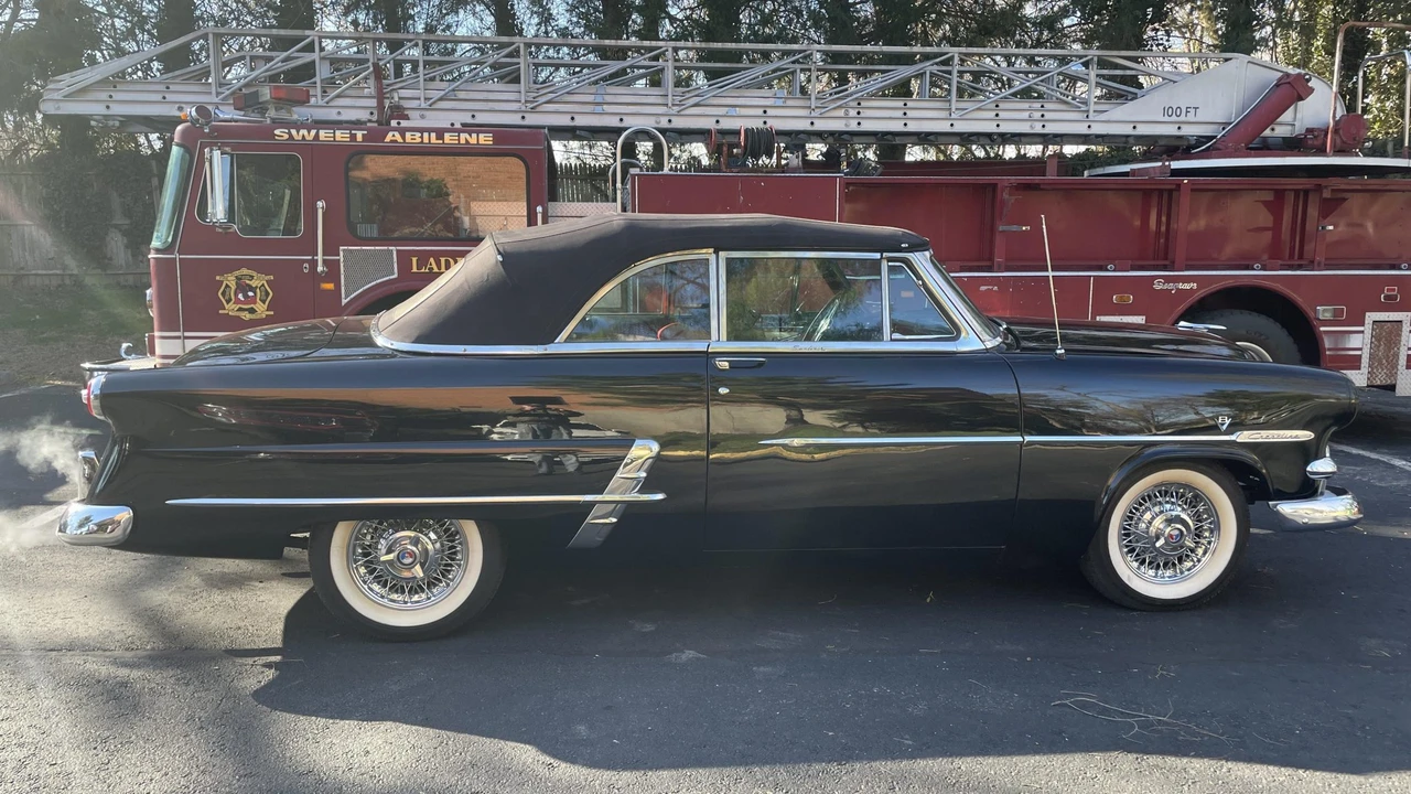 1953 Ford Crestline - Image 21 of 31