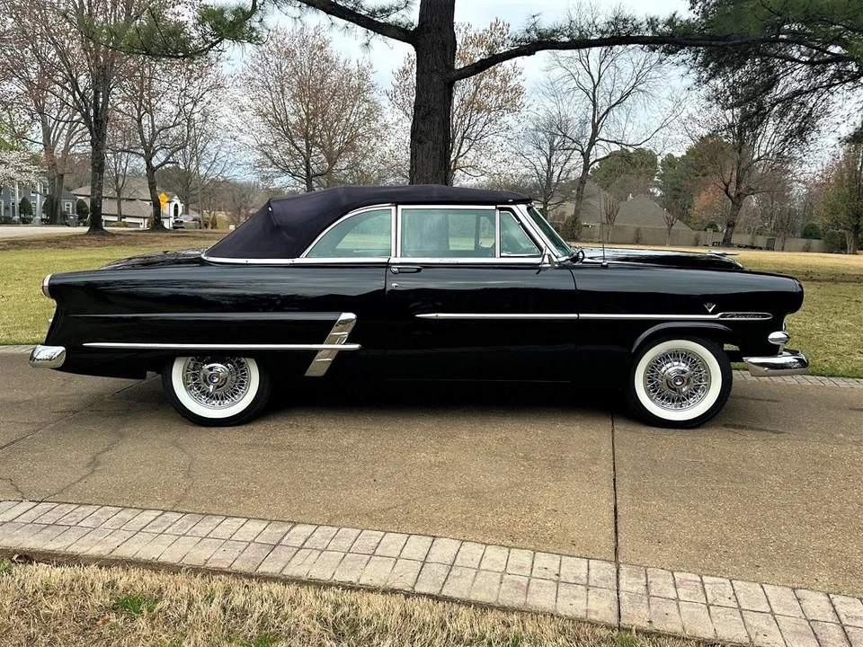 1953 Ford Crestline - Image 8 of 31