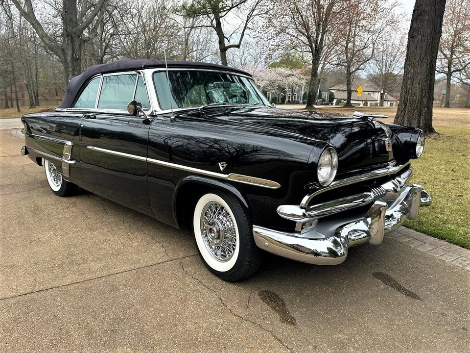 1953 Ford Crestline - Image 10 of 31