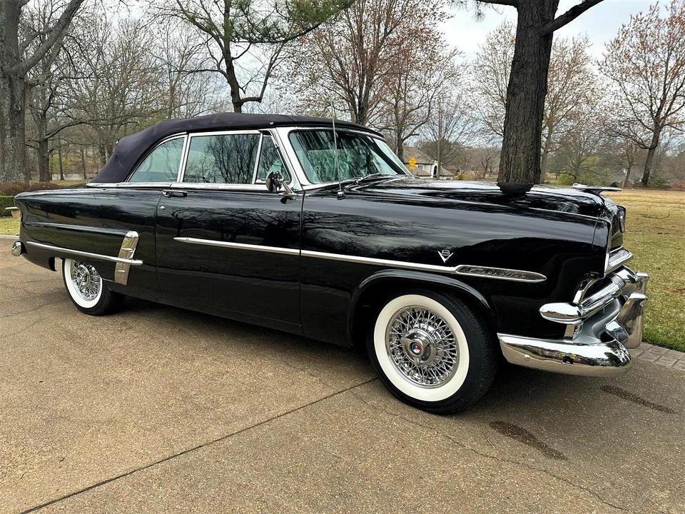 1953 Ford Crestline - Image 9 of 31