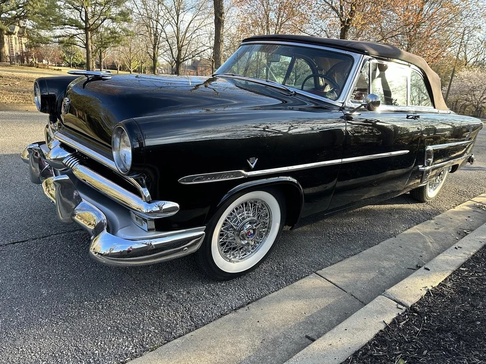 1953 Ford Crestline - Image 2 of 31