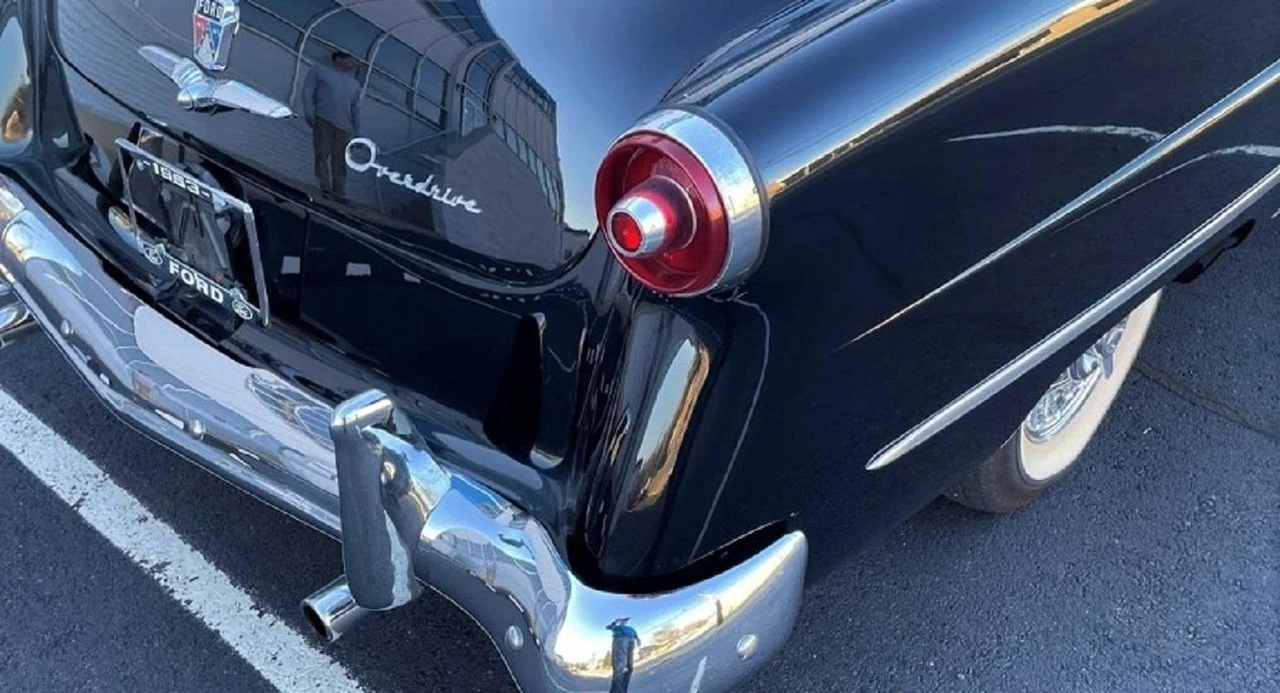 1953 Ford Crestline - Image 24 of 31