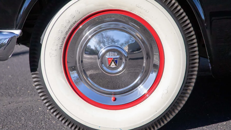 1953 Ford Crestline - Image 9 of 20