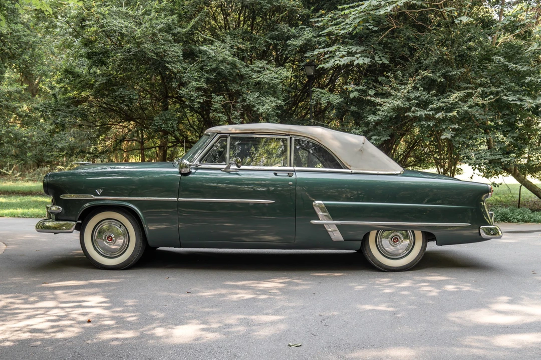 1953 Ford Crestline - Image 9 of 31